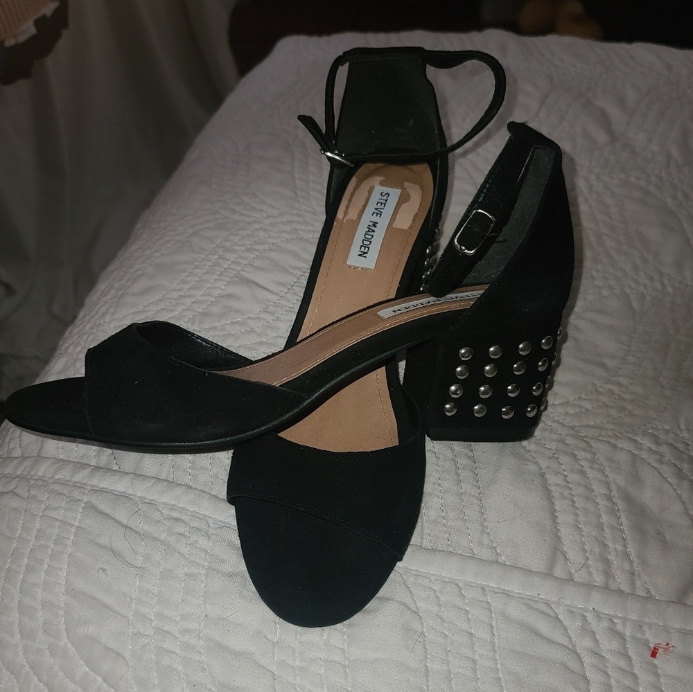 STEVE MADDEN STUDDED BLOCK HEEL BLACK SHOWS. 2.25 inch heel. NWOT. PERFECT CON - Picture 3 of 9